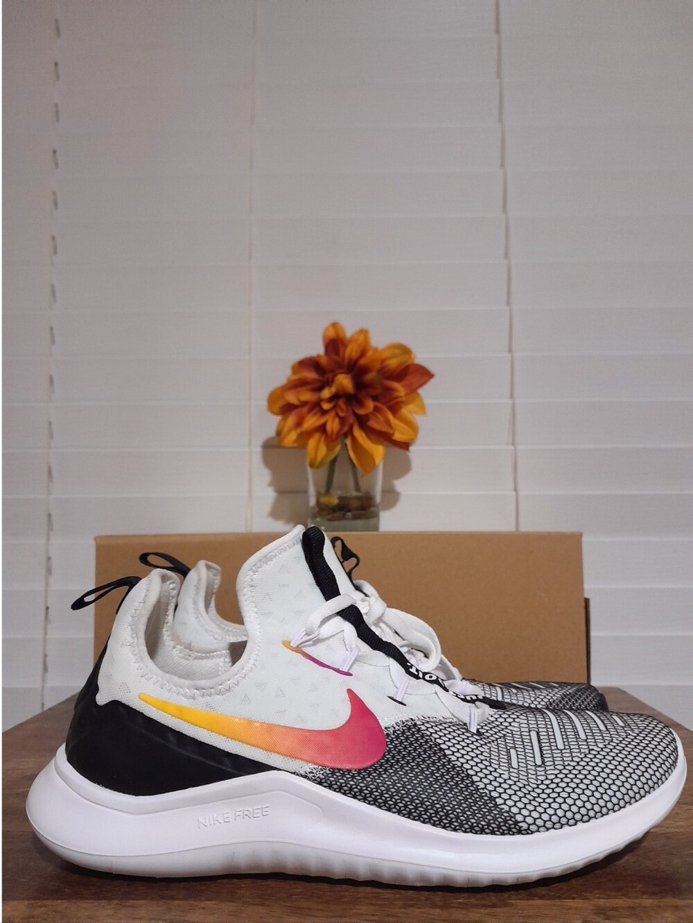 Nike Free TR 8 Laser Fuchsia White Black Training Shoes 942888-008 Women's 8.5